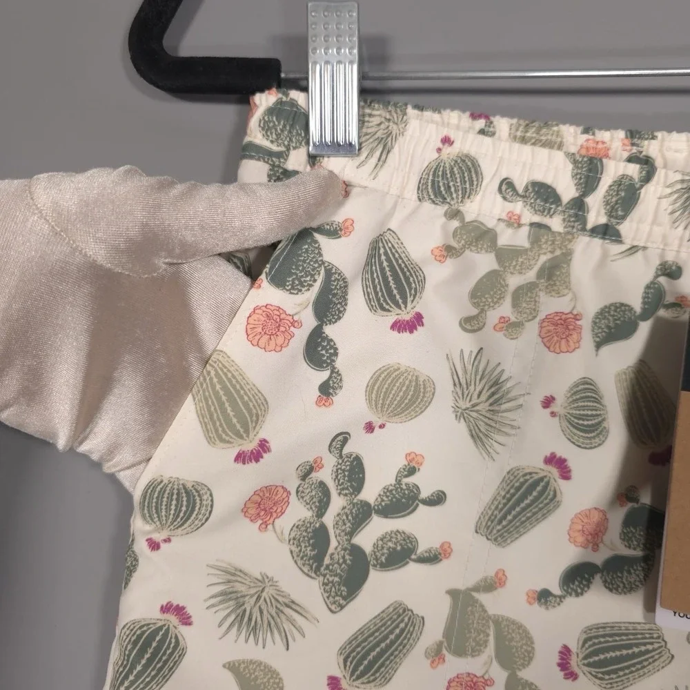 NWT‎ THE NORTH FACE Shorts LARGE 14/16 Youth Girls Water Ripple Cactus Print